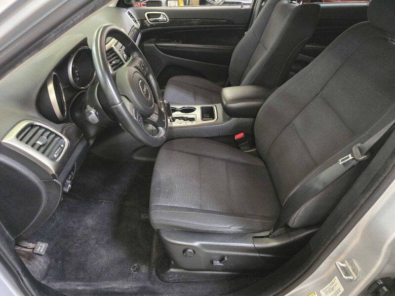 2011 Jeep Grand Cherokee Image 6