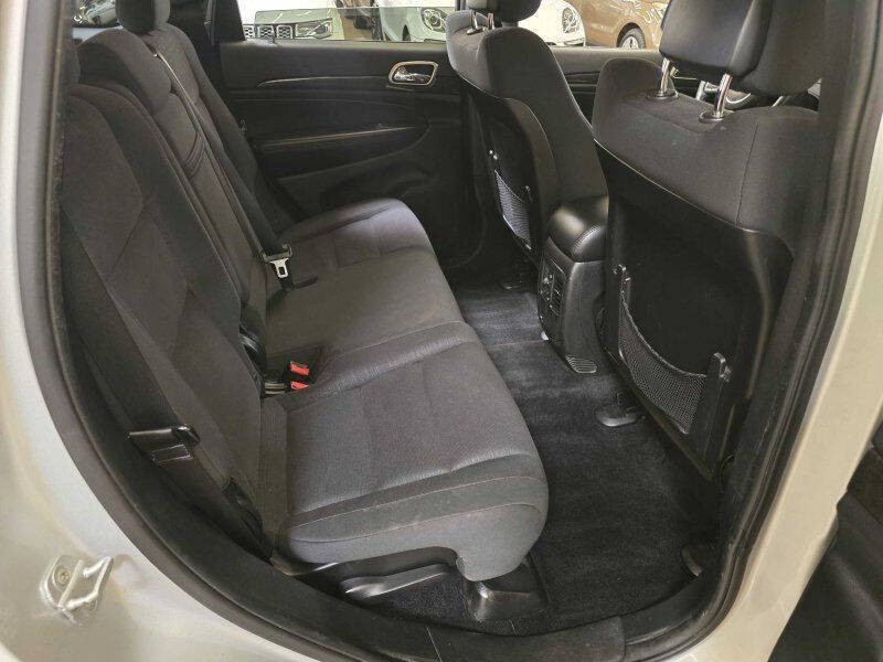 2011 Jeep Grand Cherokee Image 7