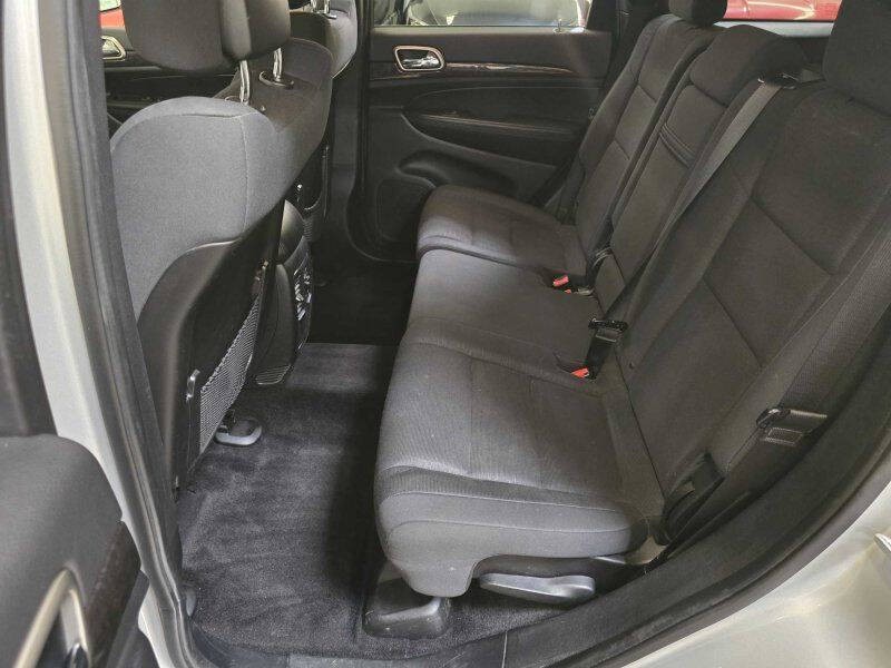 2011 Jeep Grand Cherokee Image 8