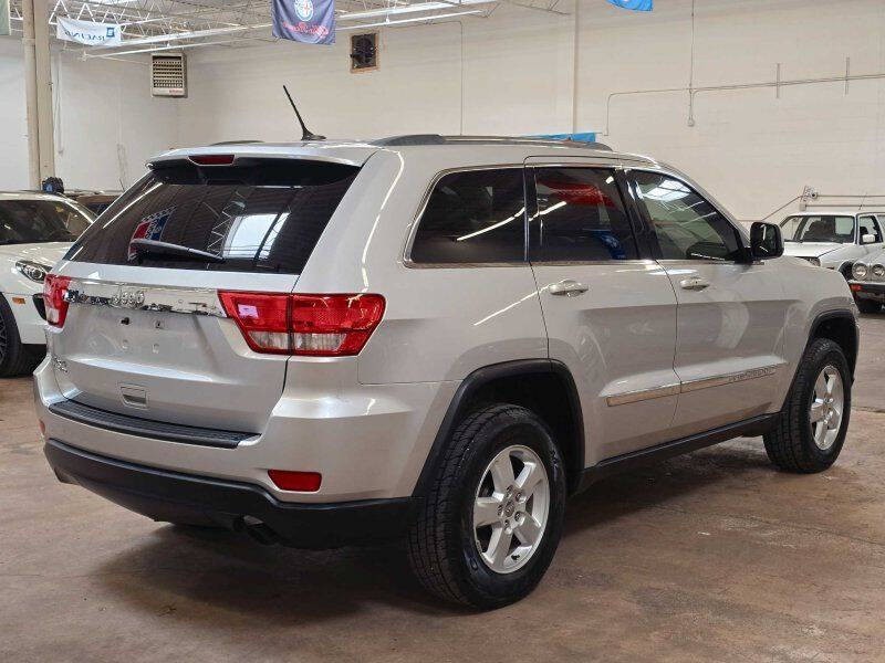 2011 Jeep Grand Cherokee Image 15