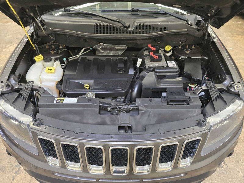 2017 Jeep Compass Image 11
