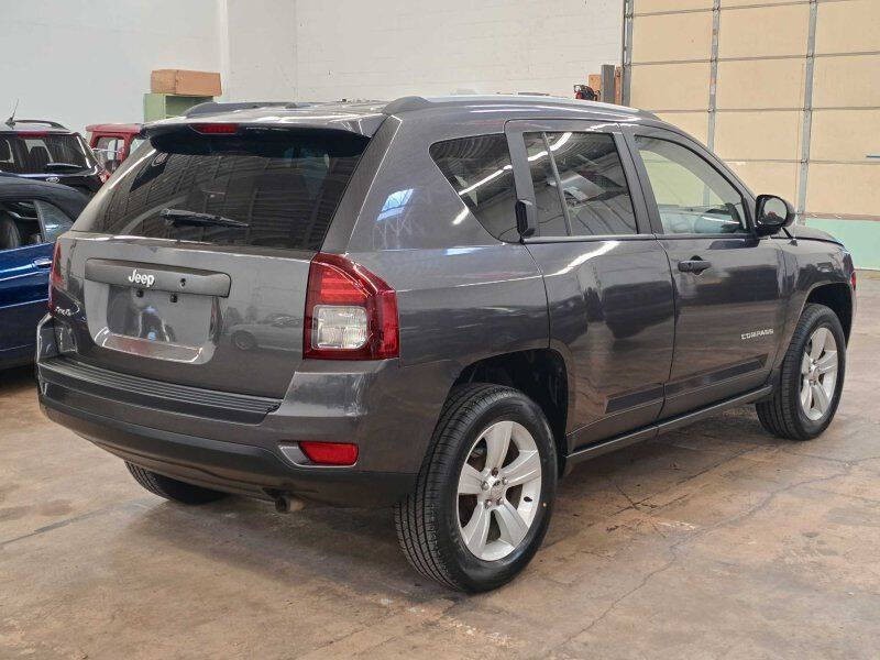 2017 Jeep Compass Image 16