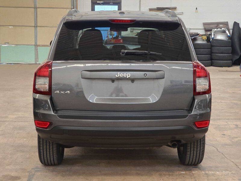2017 Jeep Compass Image 18