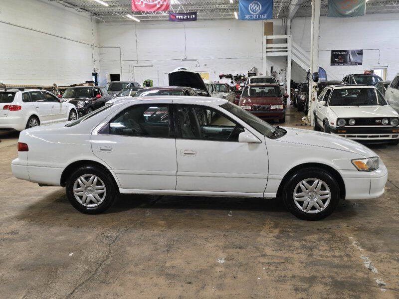 2001 Toyota Camry Image 3