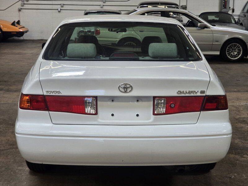 2001 Toyota Camry Image 16