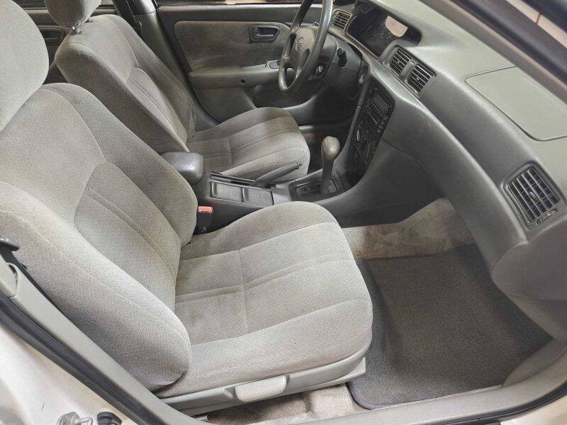 2001 Toyota Camry Image 7