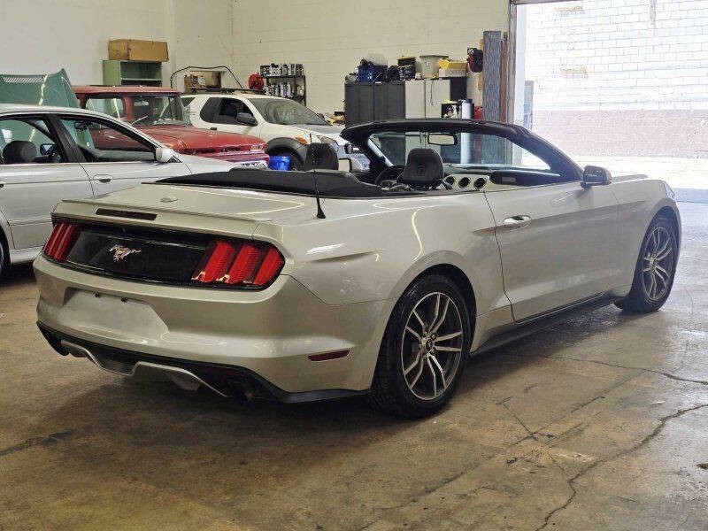 2016 Ford Mustang Image 12