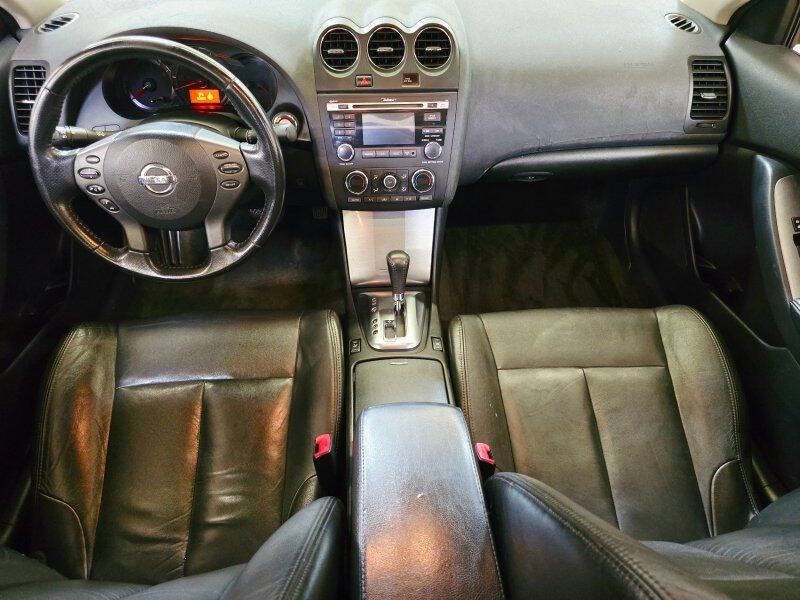 2010 Nissan Altima Image 4