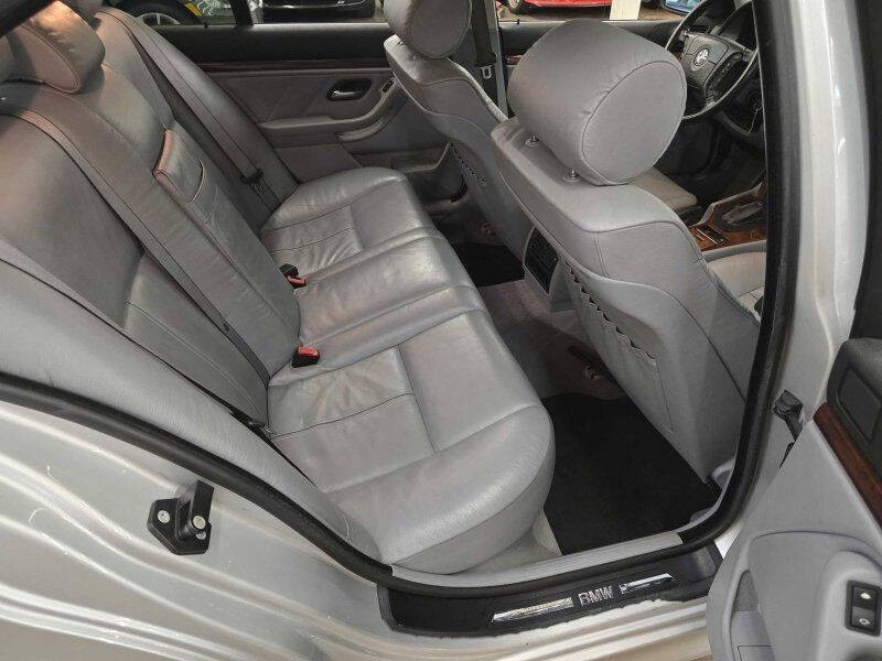 2001 BMW 5 Series Image 7
