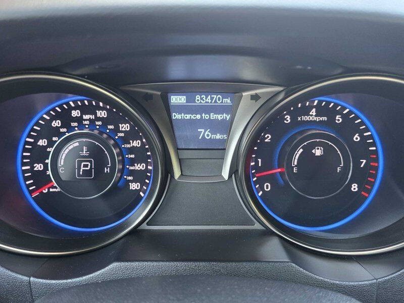 2014 Hyundai Genesis Image 9