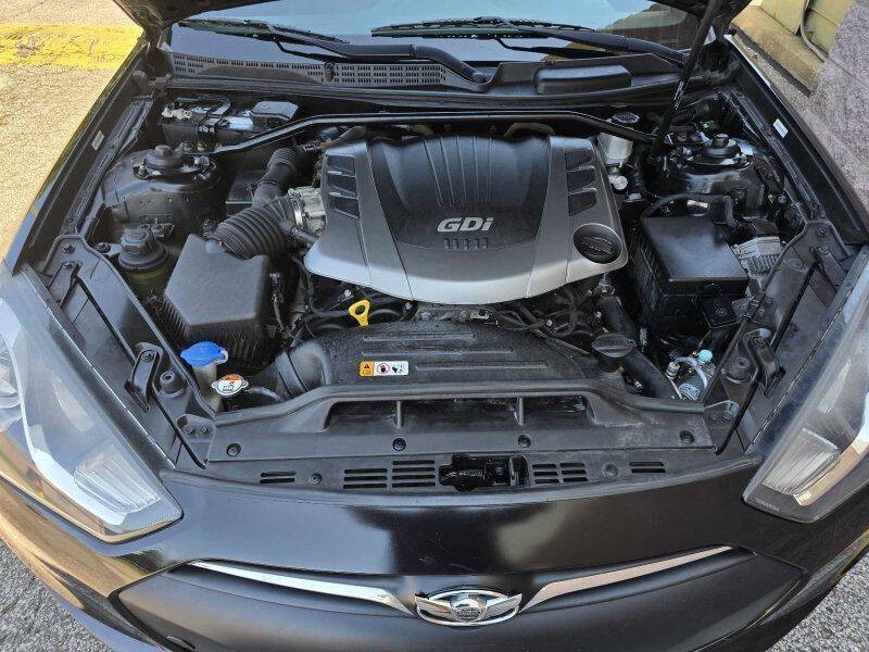 2014 Hyundai Genesis Image 13