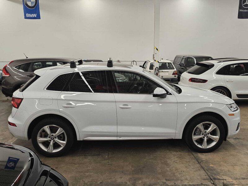 2020 Audi Q5 Image 2