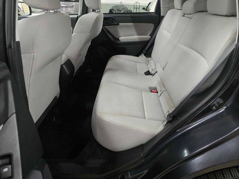 2015 Subaru Forester Image 6