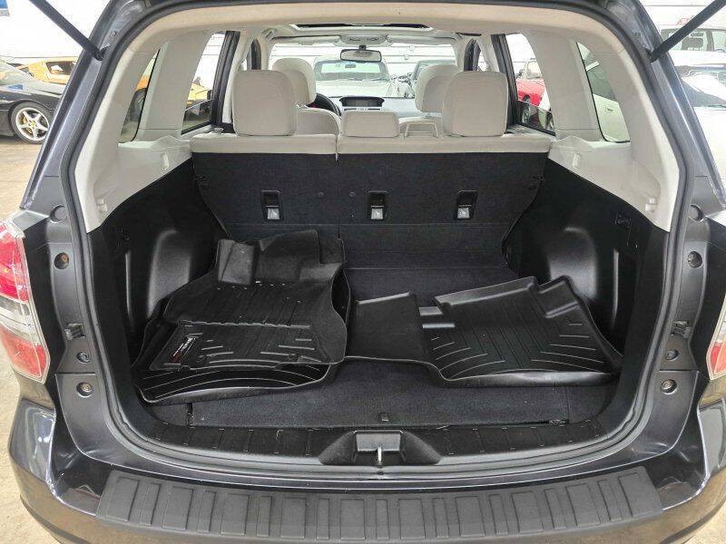 2015 Subaru Forester Image 12