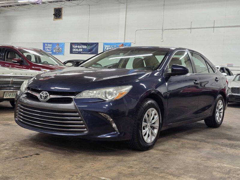 2016 Toyota Camry Image 2