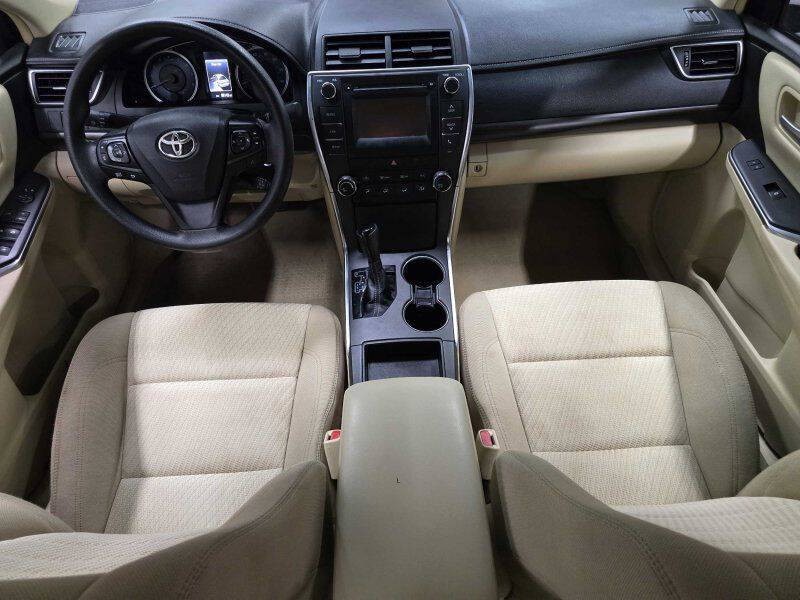 2016 Toyota Camry Image 4