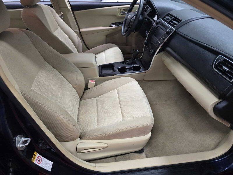 2016 Toyota Camry Image 5