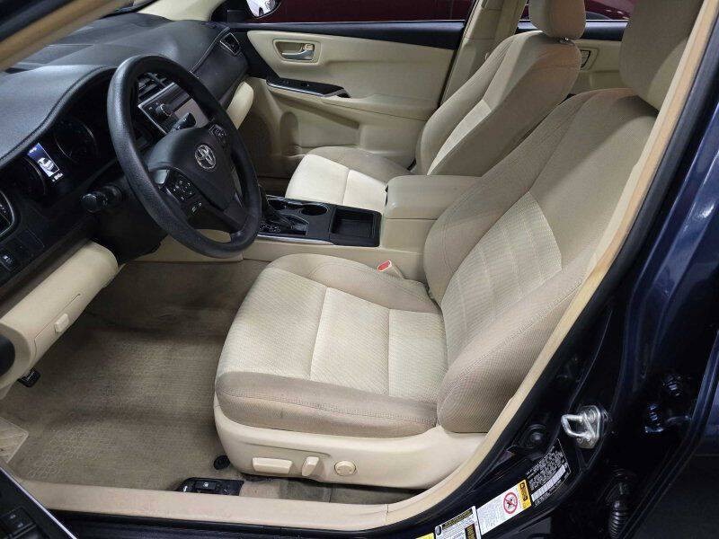 2016 Toyota Camry Image 6