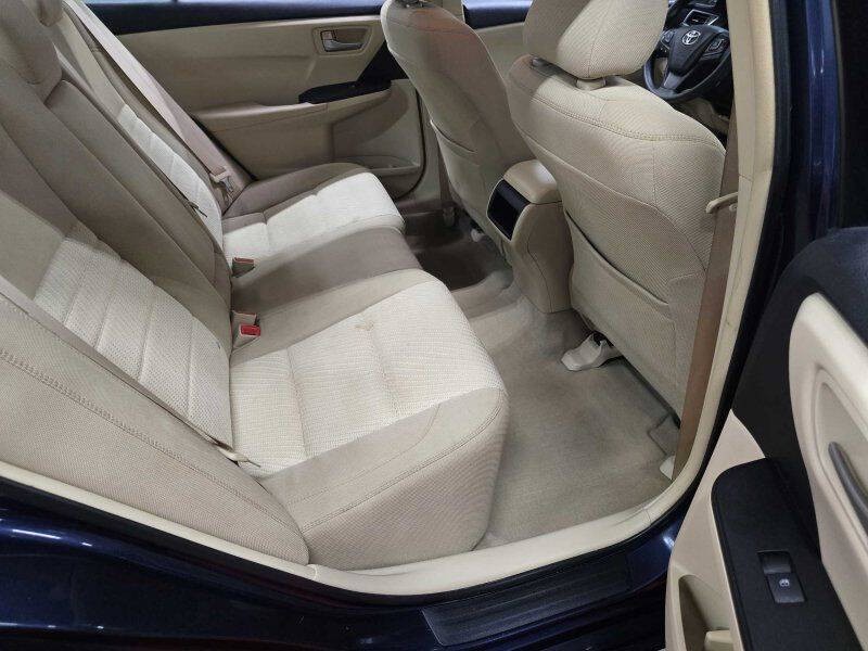 2016 Toyota Camry Image 7