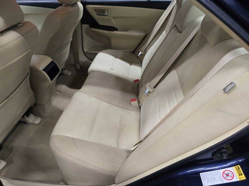2016 Toyota Camry Image 8