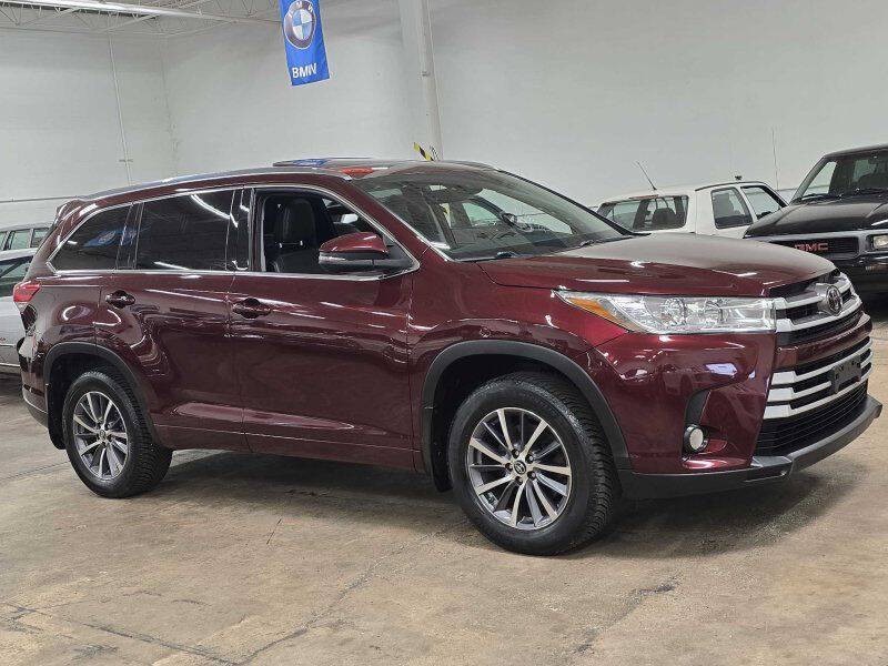 2018 Toyota Highlander Image 2