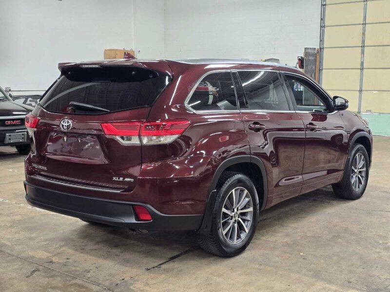 2018 Toyota Highlander Image 19