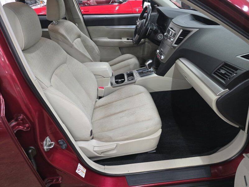 2011 Subaru Outback Image 5