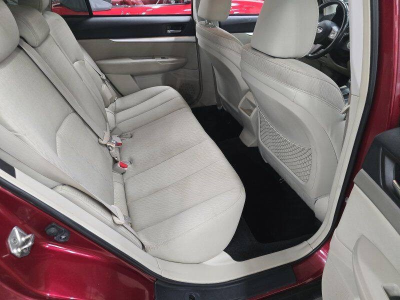 2011 Subaru Outback Image 7