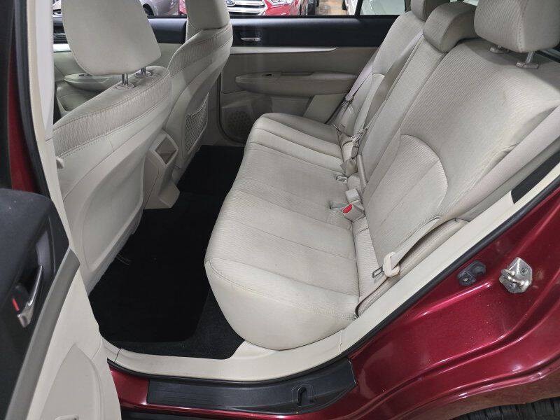 2011 Subaru Outback Image 8
