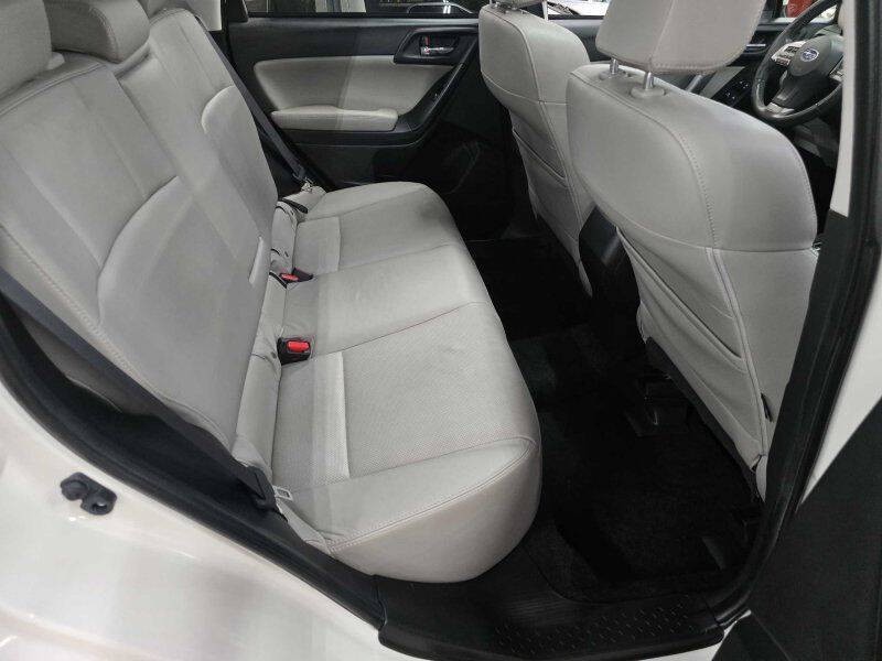 2014 Subaru Forester Image 7