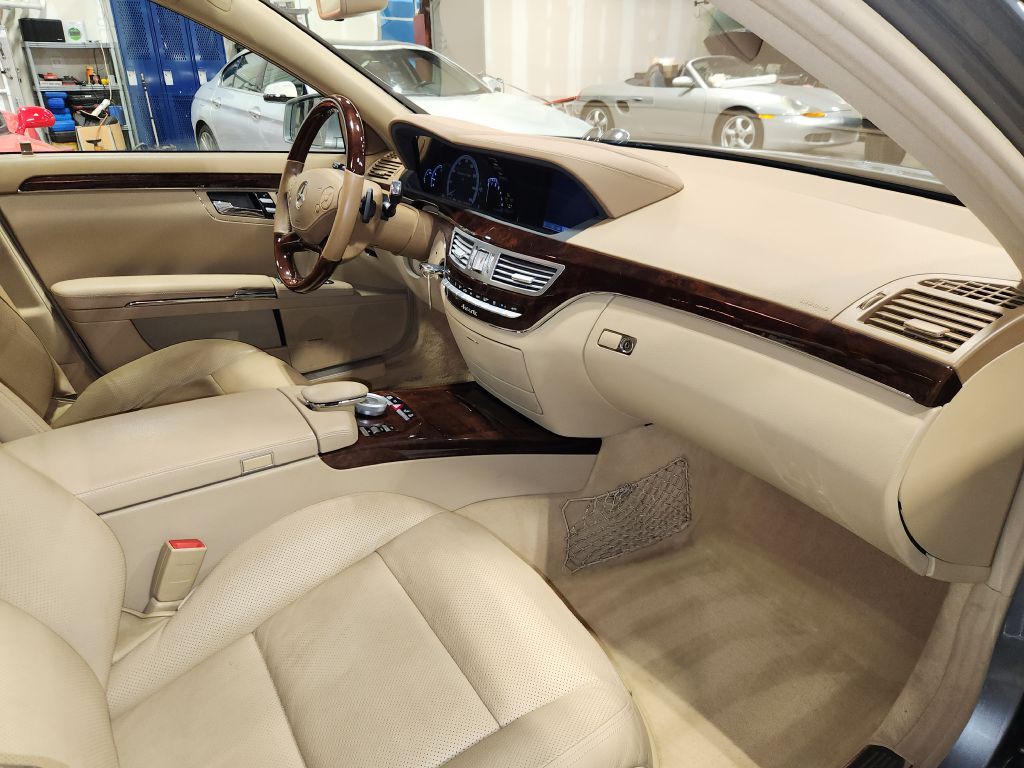 2010 Mercedes-Benz S-Class Image 7