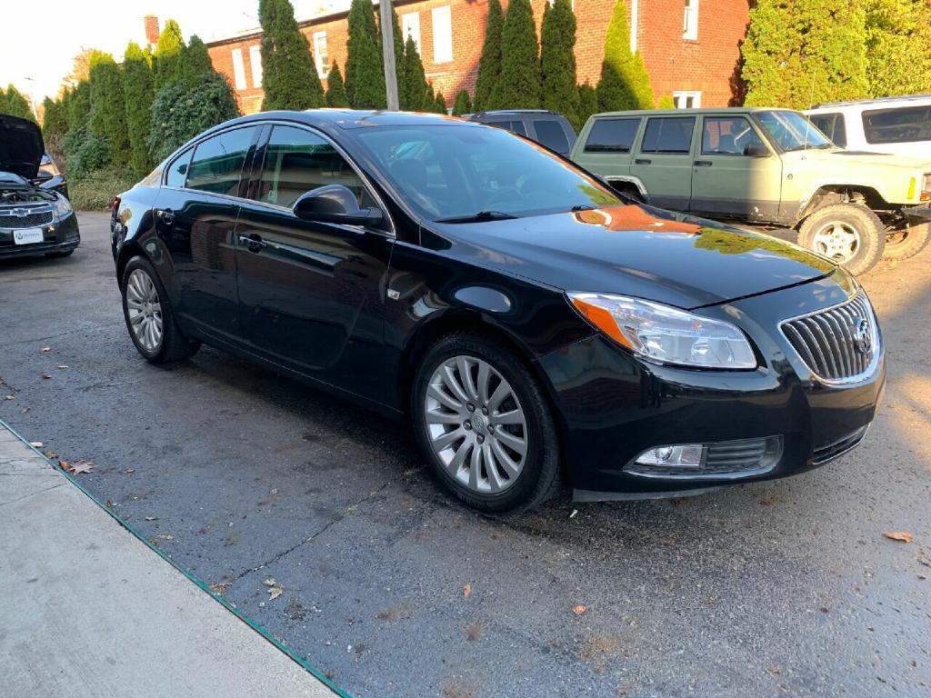 2011 Buick Regal Image 3