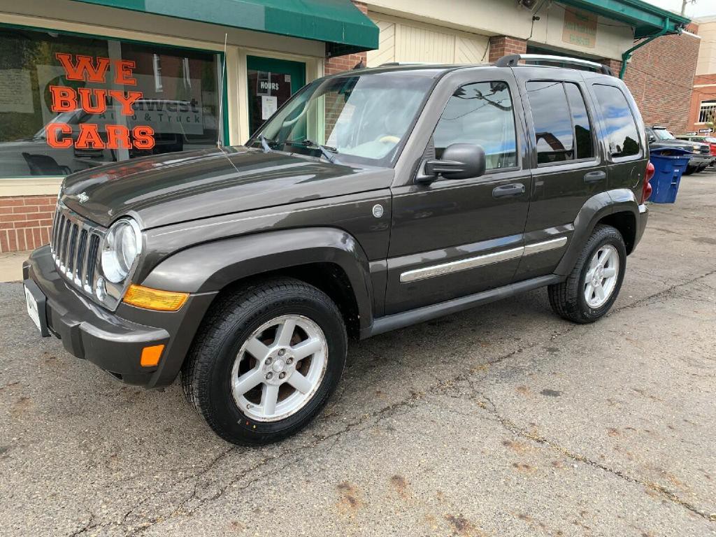 2005 Jeep Liberty Image 1