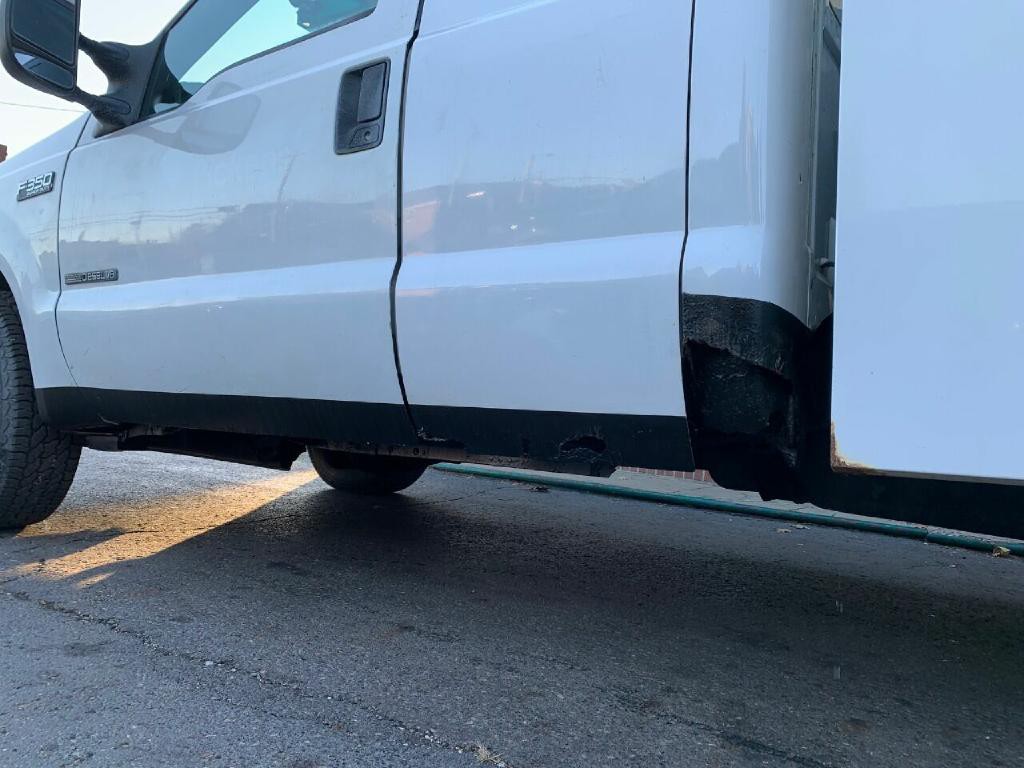 2002 Ford F-350 Image 8