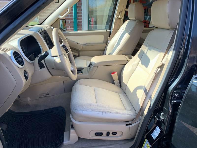 2007 Mercury Mountaineer Image 8
