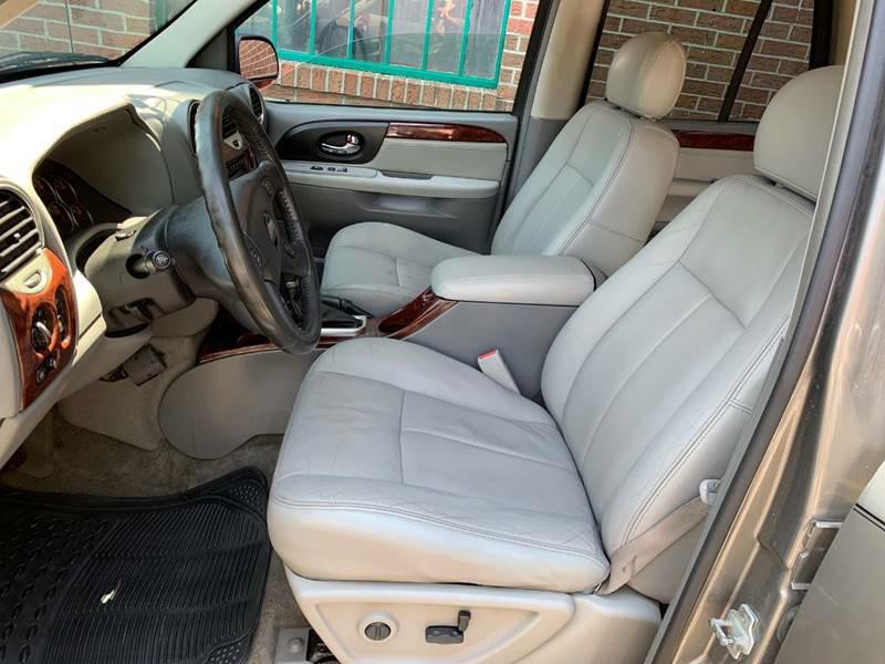 2005 GMC Envoy Image 10