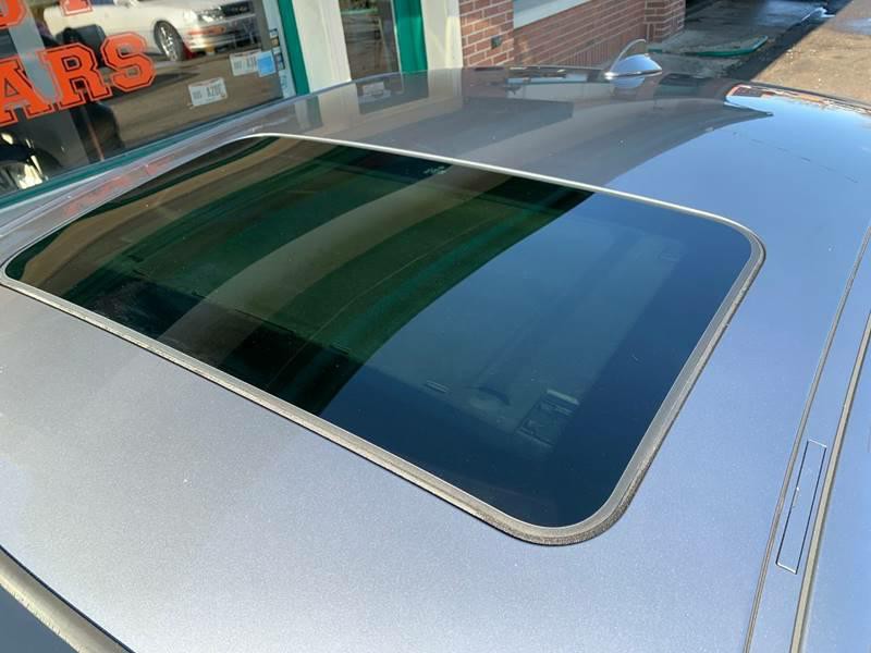 2011 BMW 3 Series Image 7