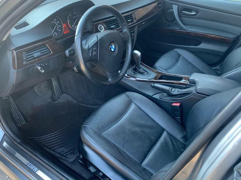2011 BMW 3 Series Image 10