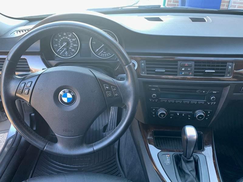 2011 BMW 3 Series Image 12