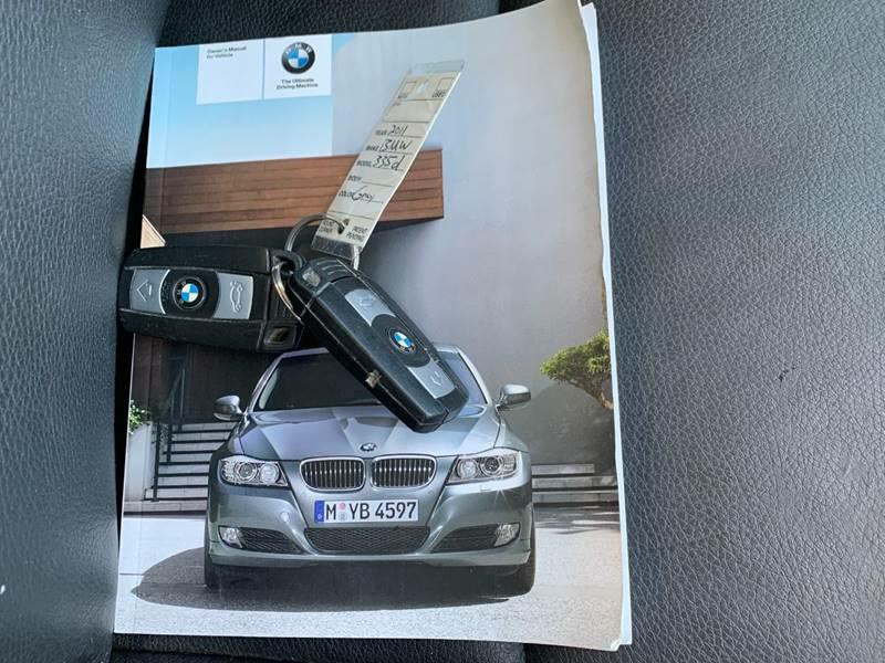 2011 BMW 3 Series Image 14