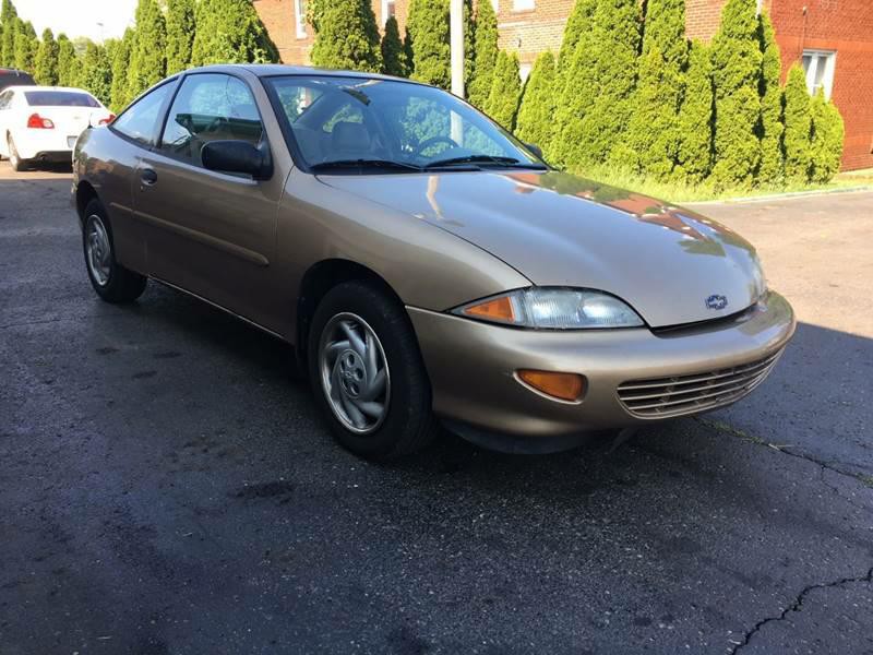 1998 Chevrolet Cavalier Image 2