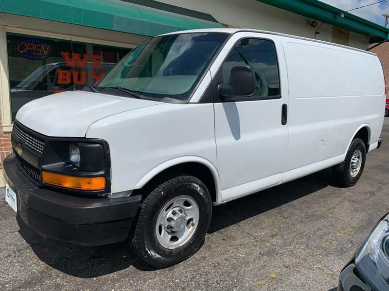 2012 Chevrolet Express Image 1