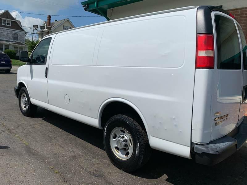 2012 Chevrolet Express Image 4