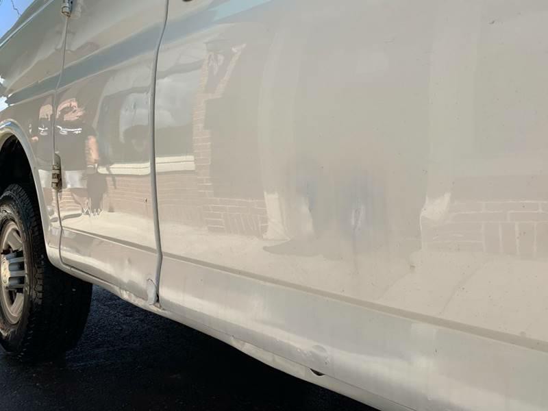 2012 Chevrolet Express Image 7