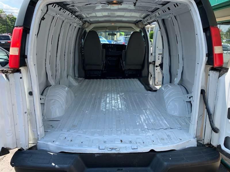 2012 Chevrolet Express Image 11