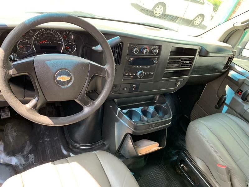 2012 Chevrolet Express Image 12