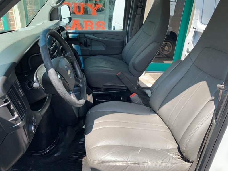 2012 Chevrolet Express Image 13