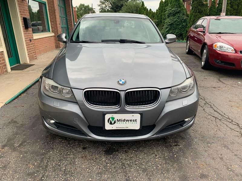 2011 BMW 3 Series Image 2