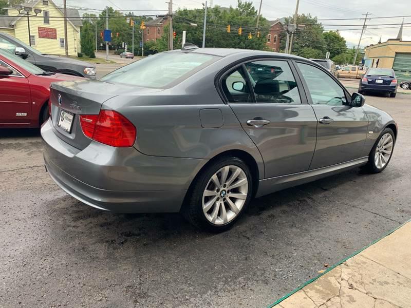 2011 BMW 3 Series Image 4