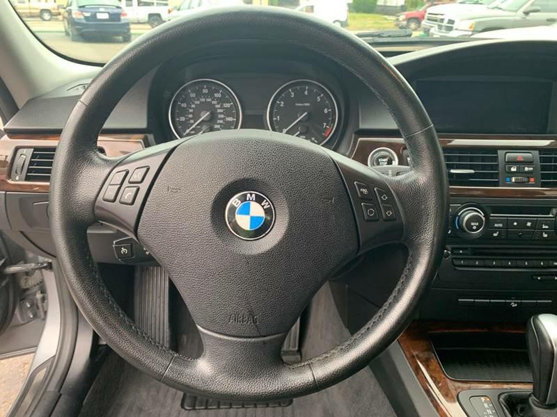 2011 BMW 3 Series Image 12